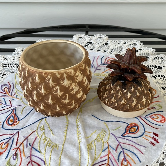 Mark Thomas Outrigger Cannery Row- Vintage Drink Mug - Picture 7 of 12